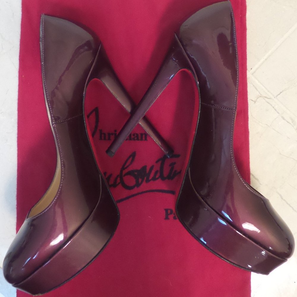 CHRISTIAN LOUBOUTIN Amethyst Metal Patent Leather Bianca 140 Pumps Size 6.5/37